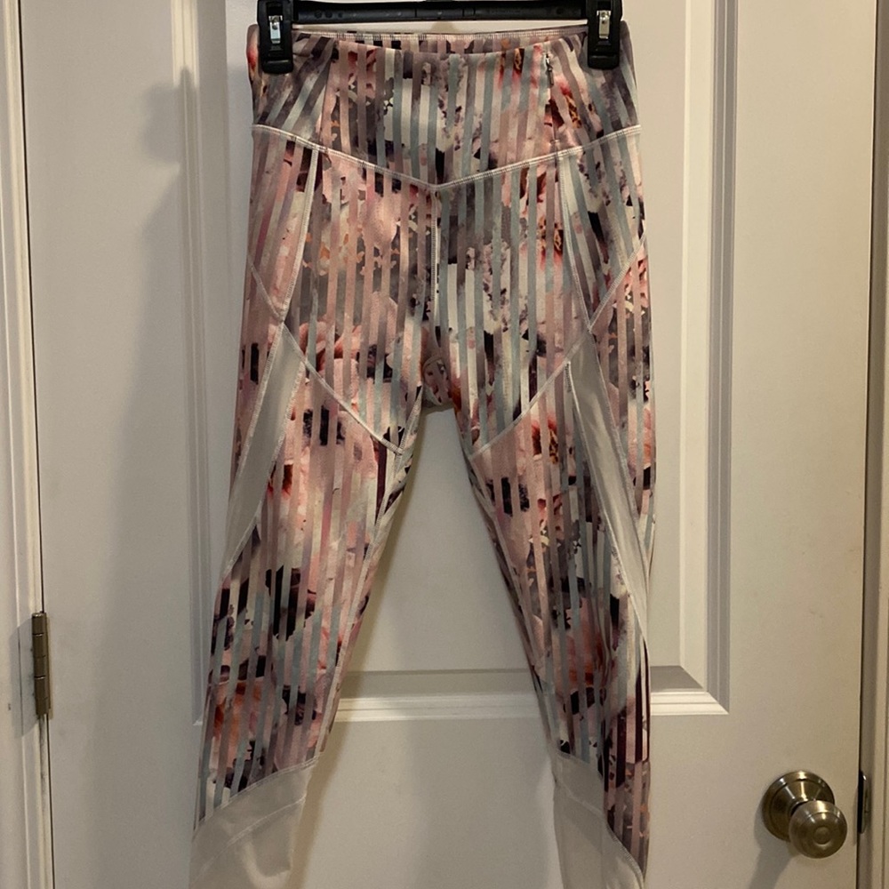 CALIA by Carrie Underwood Leggings Size Small. Luster stripe pink and grey mesh.